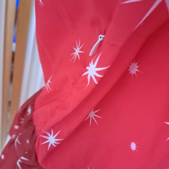 Homemade v-neck Christmas dress - Picture 3 of 8